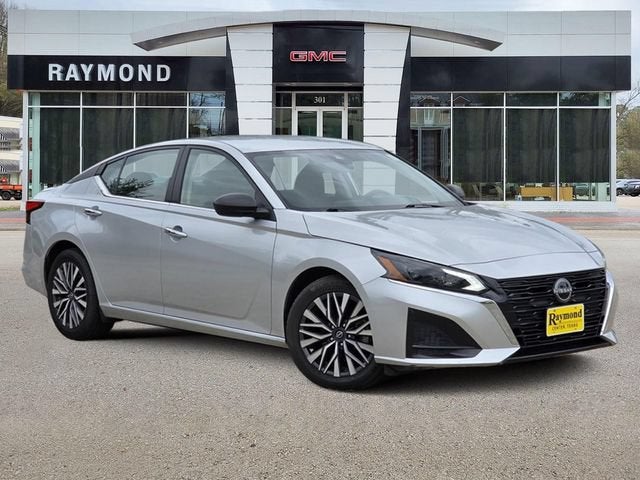 2024 Nissan Altima 2.5 SV in Silver — front three-quarter view